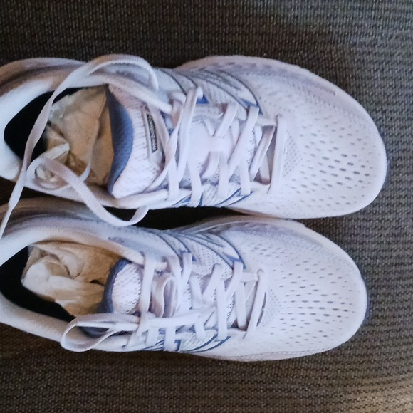 NEW  no tags. No box was sent with shoe purchase. New Balance 860v12 - Picture 8 of 12